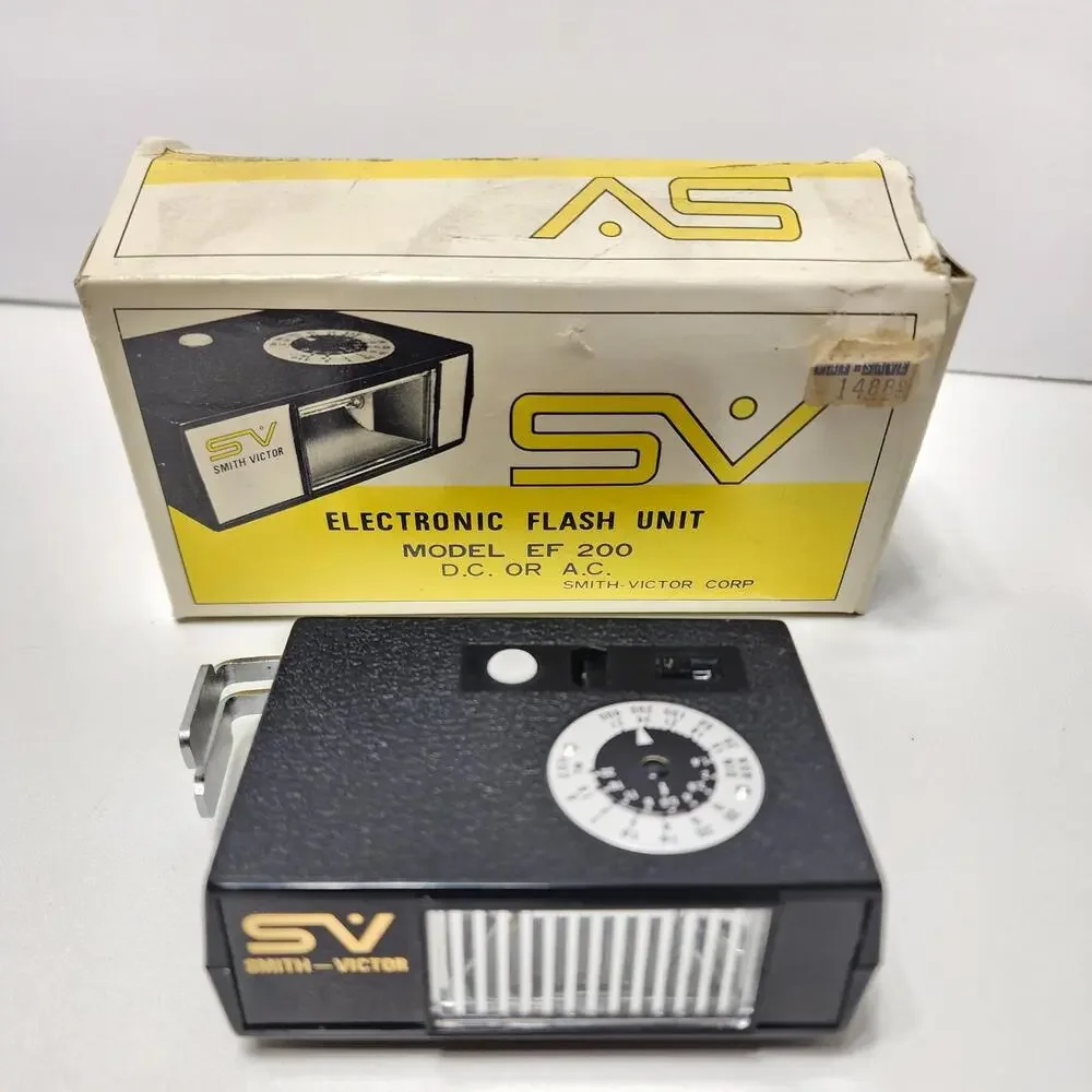 Smith-Victor Electronic Flash Unit Model EF 200 Tested